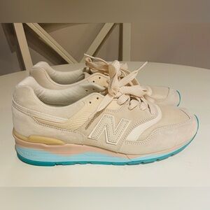 Brand new, New Balance, Sample sale, Size 9.5 Men’s, Classic Shoe. Perfect 🎁